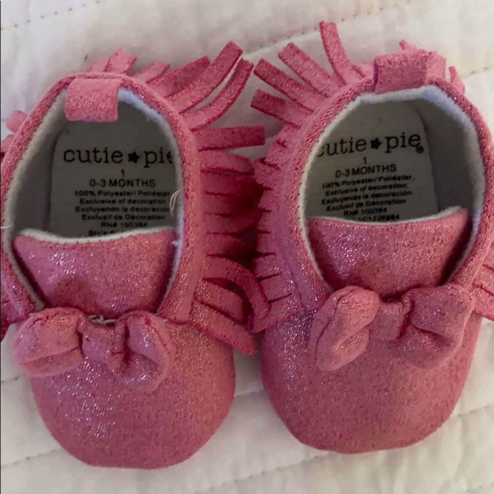 Newborn pink moccasins 💕 - Picture 2 of 5